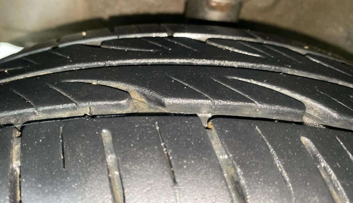 2013 Hyundai Eon ERA +, Petrol, Manual, 52,989 km, Left Front Tyre Tread