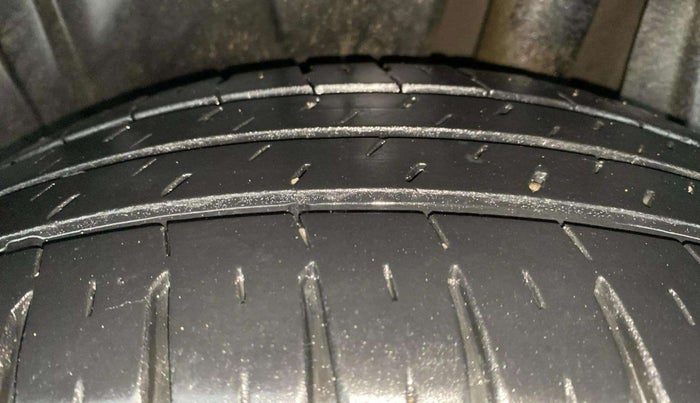 2019 Maruti Ertiga ZXI+ SHVS, Petrol, Manual, 15,606 km, Left Rear Tyre Tread