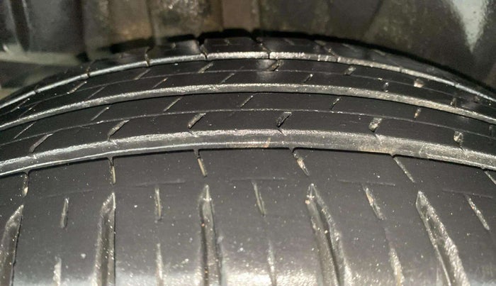 2019 Maruti Ertiga ZXI+ SHVS, Petrol, Manual, 15,606 km, Right Rear Tyre Tread
