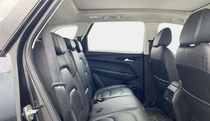 2020 MG HECTOR SHARP HYBRID 1.5 PETROL, Petrol, Manual, 46,684 km, Right Side Rear Door Cabin