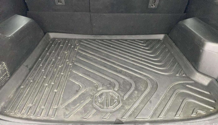 2020 MG HECTOR SHARP HYBRID 1.5 PETROL, Petrol, Manual, 46,684 km, Dicky (Boot door) - Jack/Tool not available