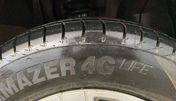 2019 Renault TRIBER RXZ, Petrol, Manual, 35,069 km, Right Front Tyre Tread