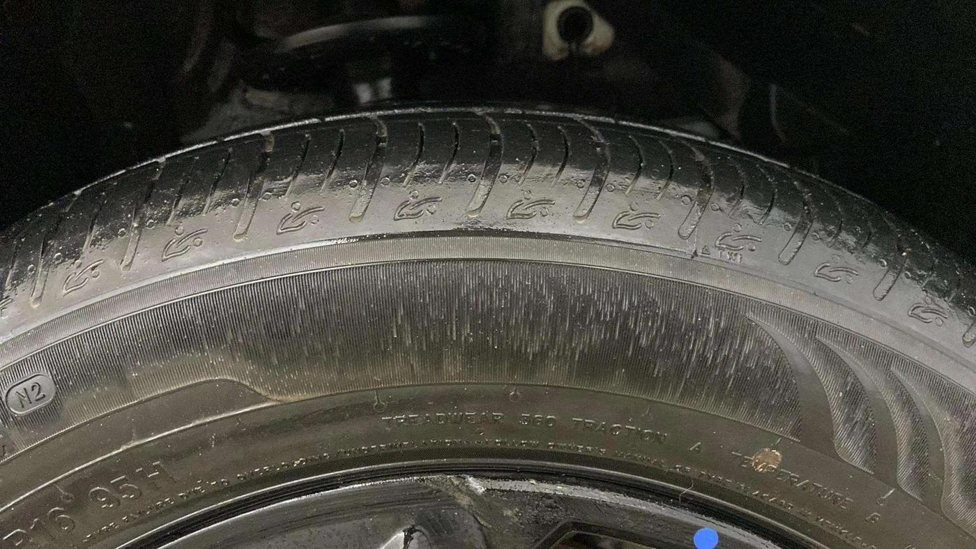2023 Maruti BREZZA ZXI SMART HYBRID , Petrol, Manual, 12,686 km, Right Front Tyre Tread