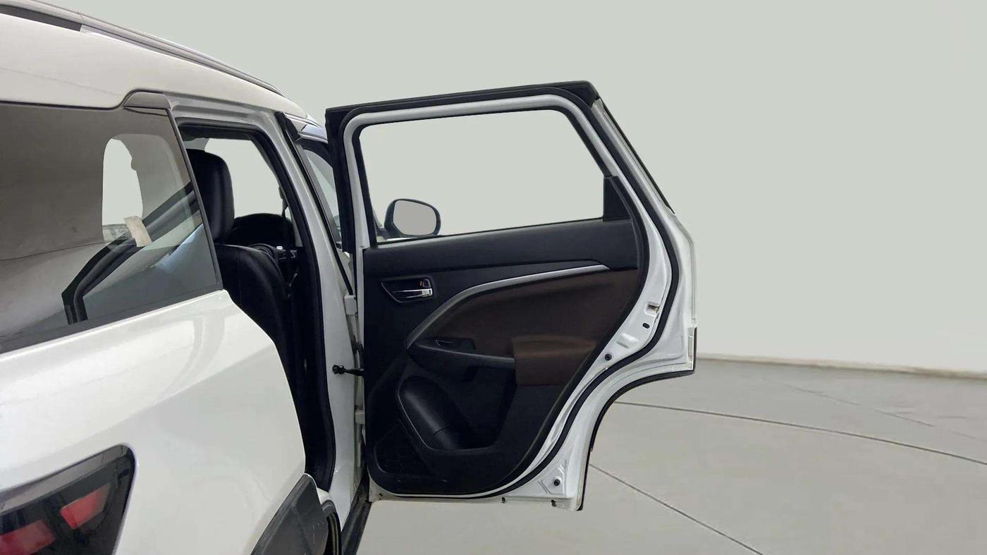 2023 Maruti BREZZA ZXI SMART HYBRID , Petrol, Manual, 12,686 km, RHS Rear Door