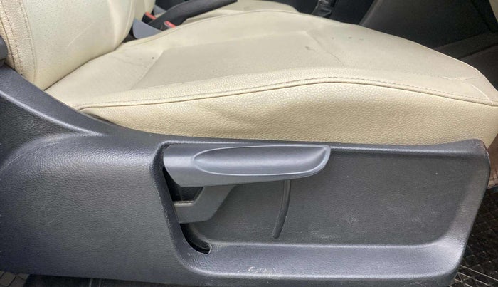 2018 Skoda Rapid STYLE 1.6 MPI AT, Petrol, Automatic, 91,985 km, Driver Side Adjustment Panel