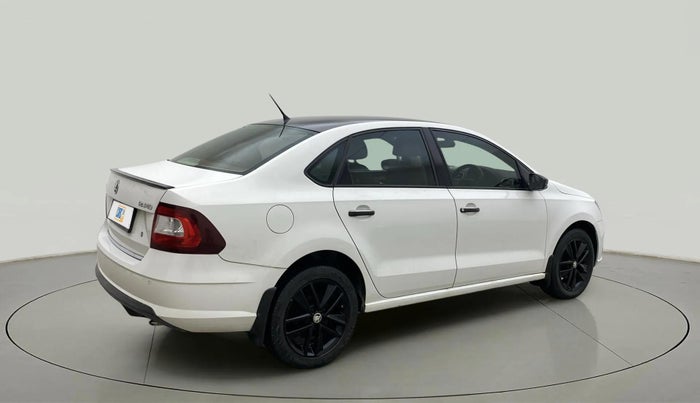 2018 Skoda Rapid STYLE 1.6 MPI AT, Petrol, Automatic, 91,985 km, Right Back Diagonal