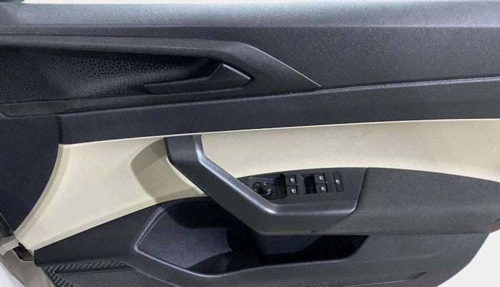 2022 Skoda SLAVIA ACTIVE 1.0L TSI MT, Petrol, Manual, 62,328 km, Driver Side Door Panels Control