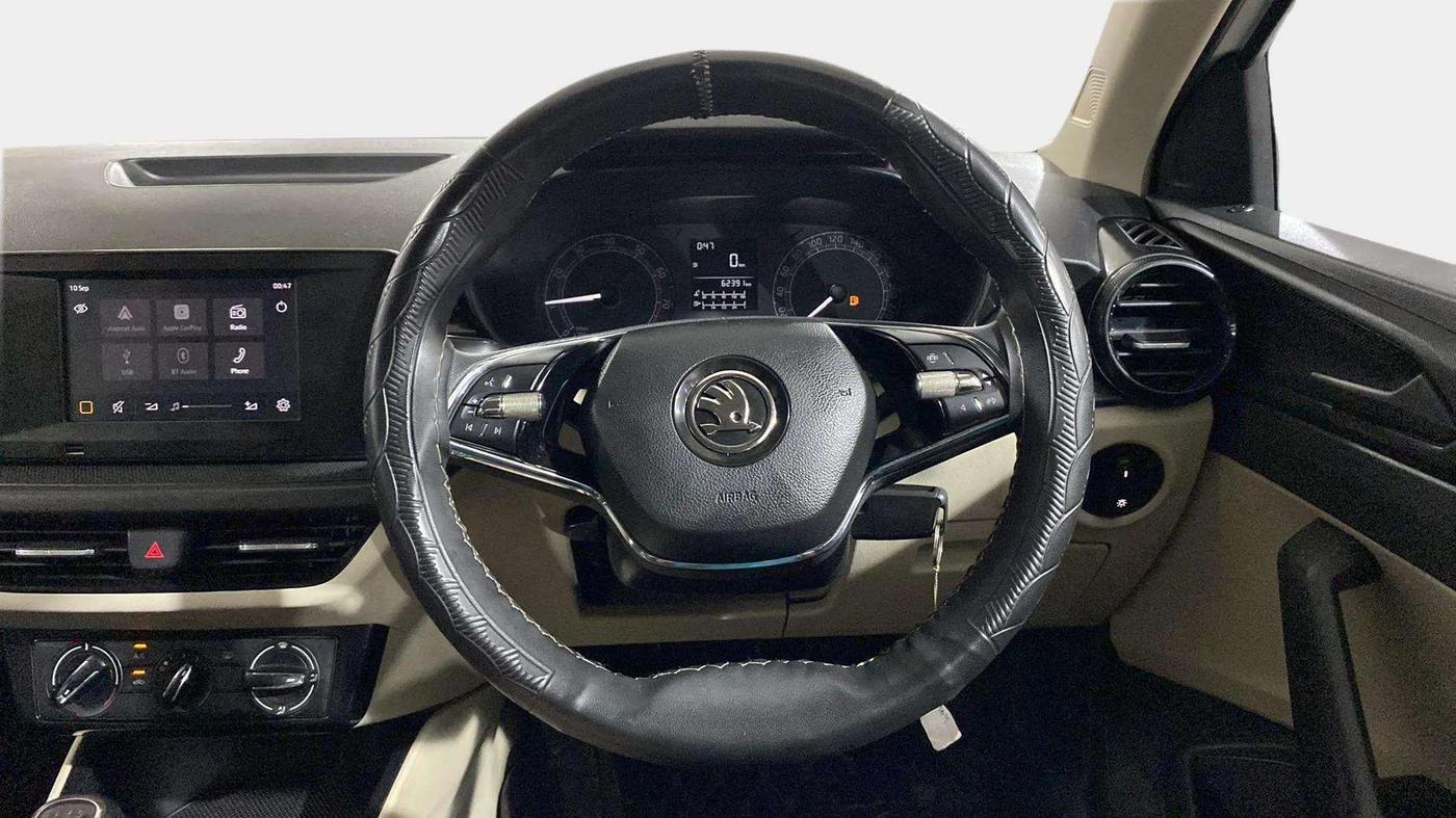 2022 Skoda SLAVIA ACTIVE 1.0L TSI MT, Petrol, Manual, 62,441 km, Steering Wheel Close Up