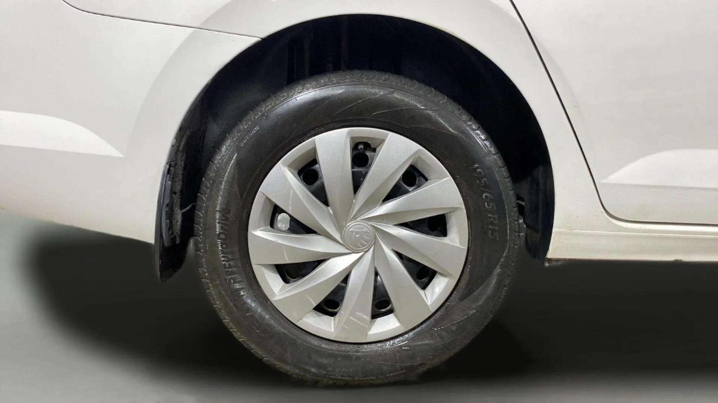 2022 Skoda SLAVIA ACTIVE 1.0L TSI MT, Petrol, Manual, 62,441 km, Right Rear Wheel