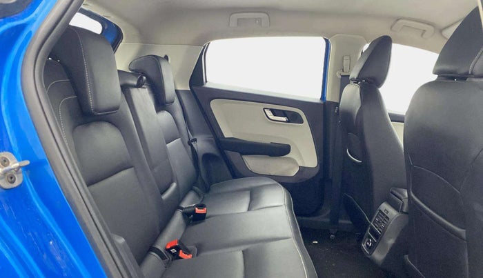 2022 Tata ALTROZ XZ PLUS PETROL, Petrol, Manual, 15,943 km, Right Side Rear Door Cabin