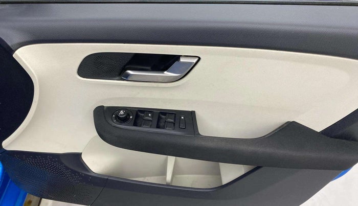 2022 Tata ALTROZ XZ PLUS PETROL, Petrol, Manual, 15,943 km, Driver Side Door Panels Control