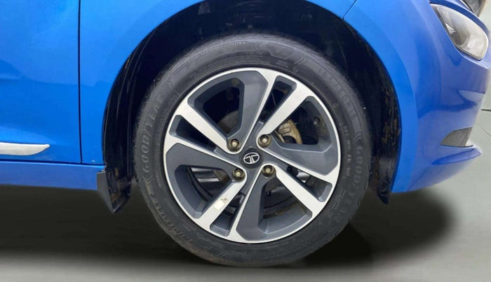 2022 Tata ALTROZ XZ PLUS PETROL, Petrol, Manual, 15,943 km, Right Front Wheel