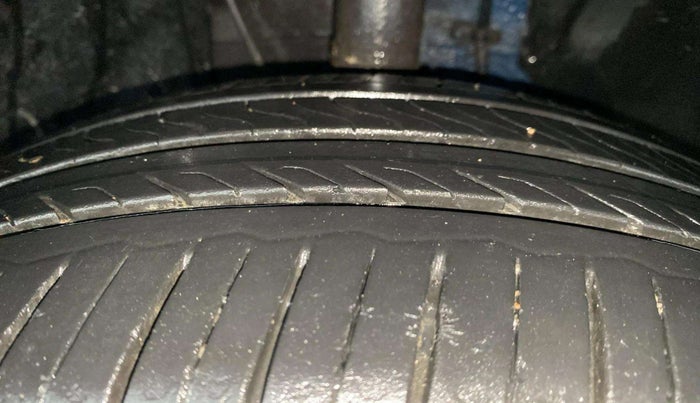 2022 Tata ALTROZ XZ PLUS PETROL, Petrol, Manual, 15,943 km, Right Front Tyre Tread
