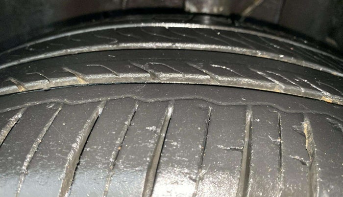 2022 Tata ALTROZ XZ PLUS PETROL, Petrol, Manual, 15,943 km, Left Front Tyre Tread