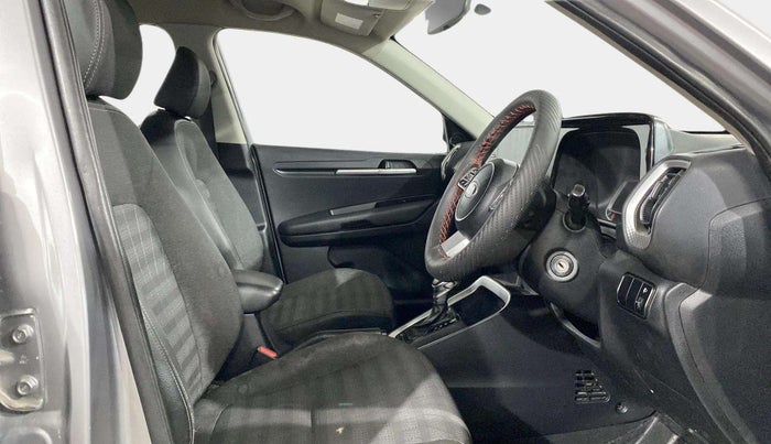 2020 KIA SONET HTK PLUS 1.5 AT, Diesel, Automatic, 97,886 km, Right Side Front Door Cabin