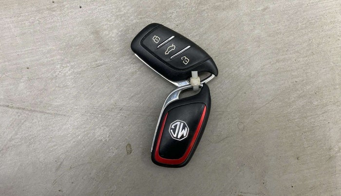 2021 MG ASTOR SHARP 1.5 CVT, Petrol, Automatic, 57,081 km, Key Close Up