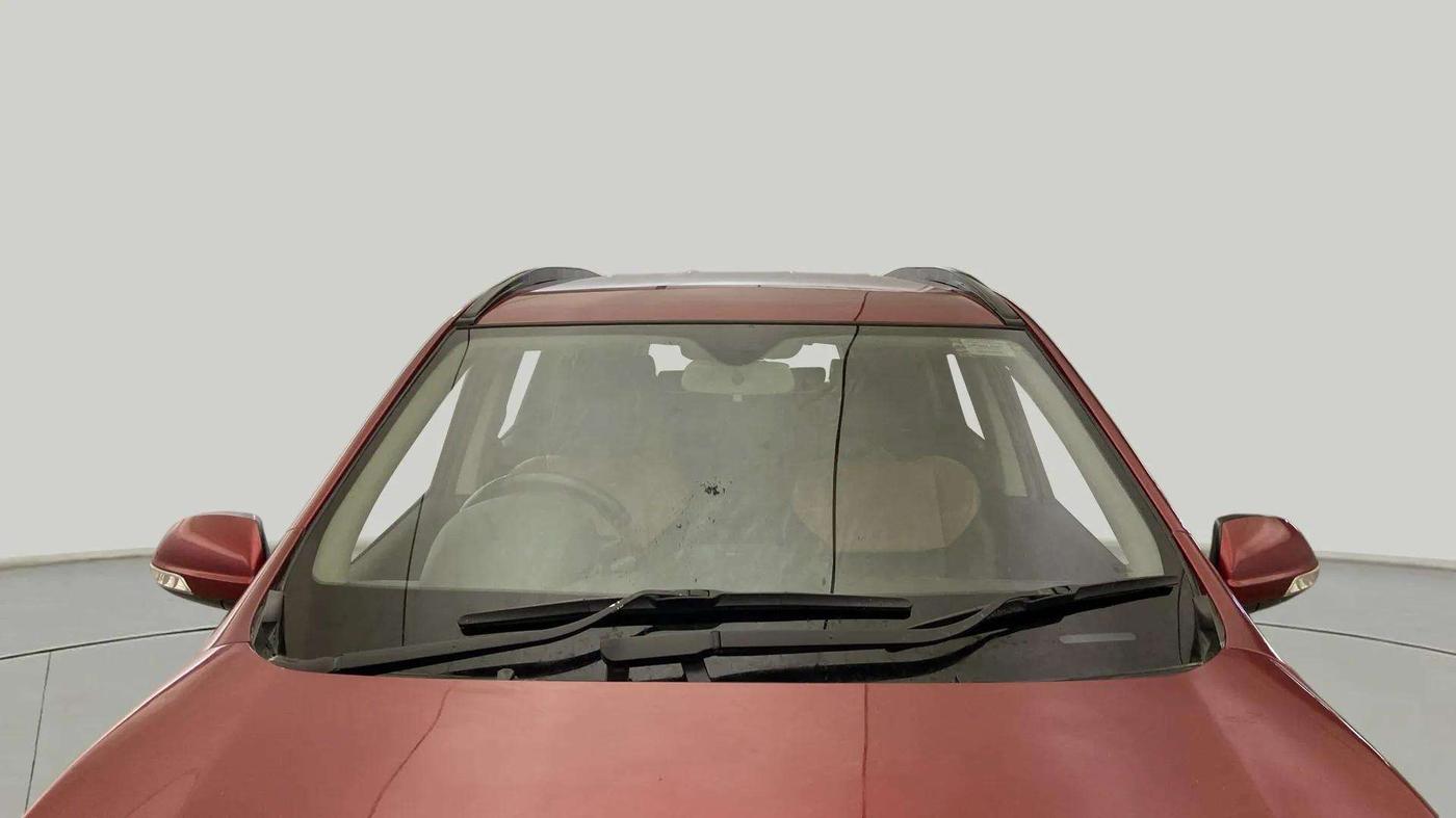 2019 Mahindra XUV500 W5, Diesel, Manual, 54,872 km, Front Windshield