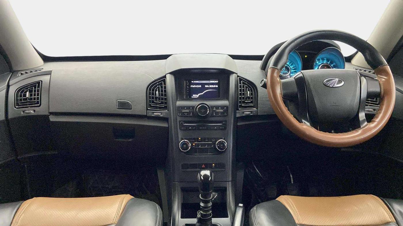 2019 Mahindra XUV500 W5, Diesel, Manual, 54,872 km, Dashboard