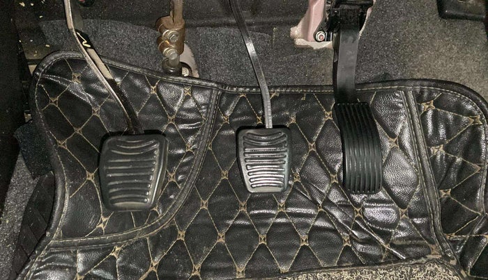 2019 Mahindra XUV500 W5, Diesel, Manual, 54,649 km, Pedals