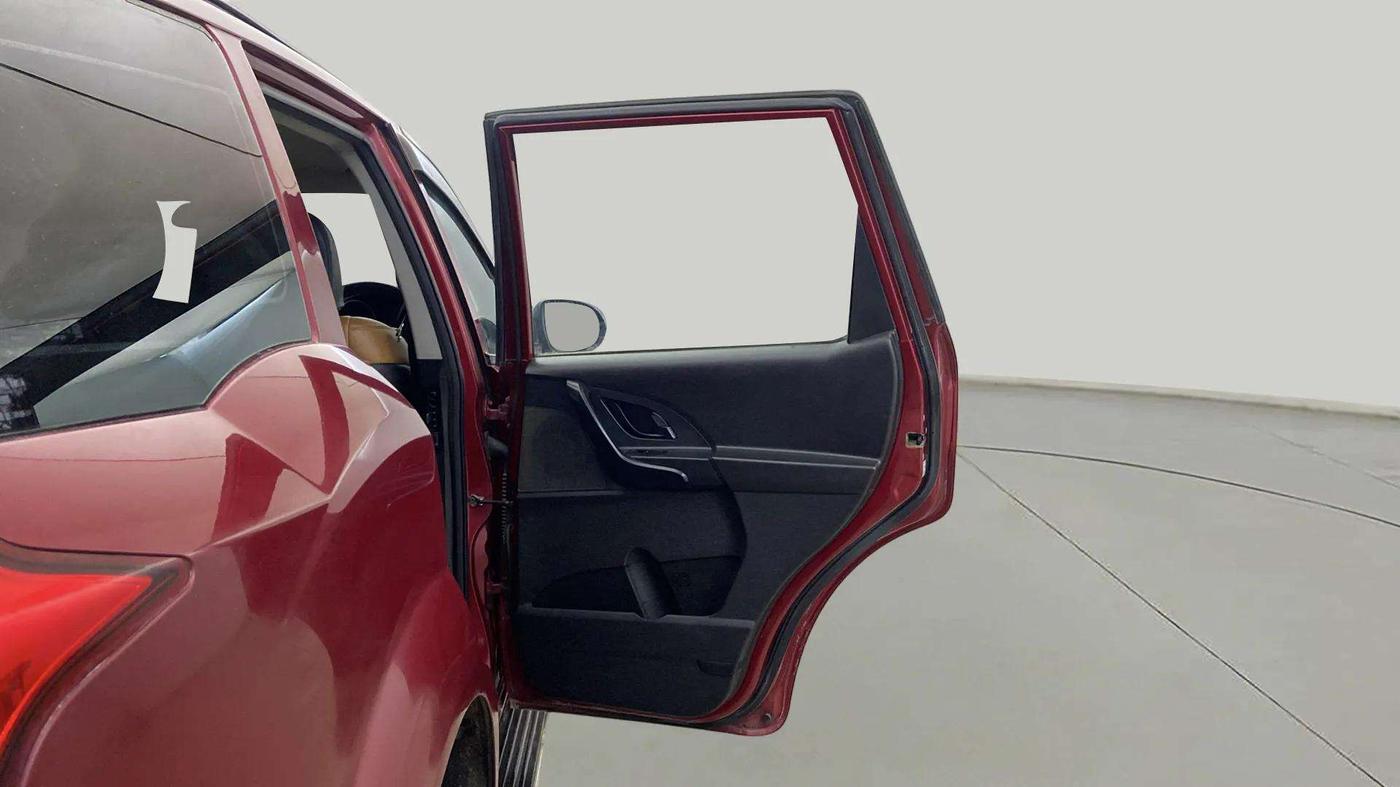 2019 Mahindra XUV500 W5, Diesel, Manual, 54,872 km, RHS Rear Door