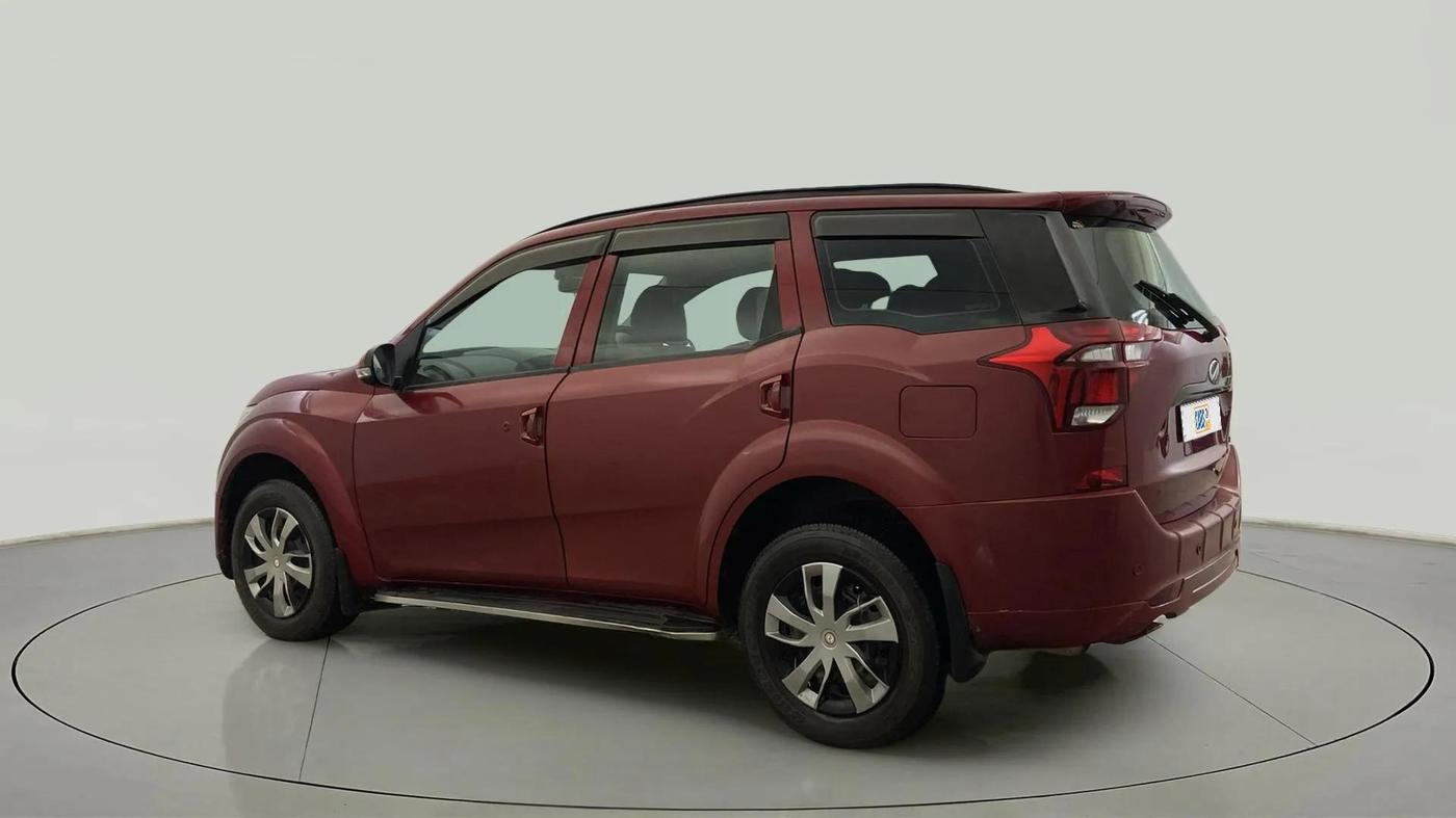 2019 Mahindra XUV500 W5, Diesel, Manual, 54,872 km, Left Back Diagonal