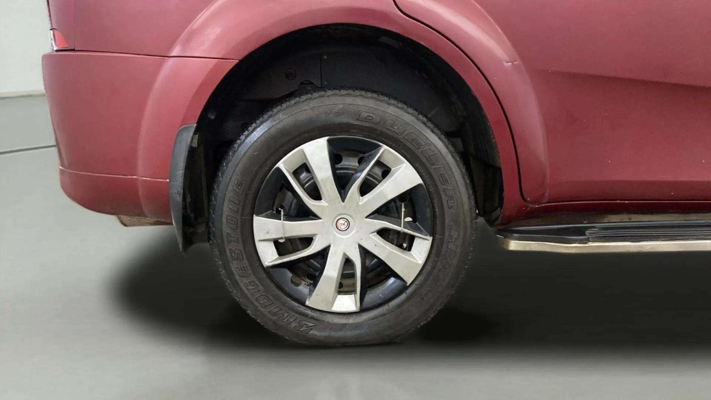 2019 Mahindra XUV500 W5, Diesel, Manual, 54,872 km, Right Rear Wheel