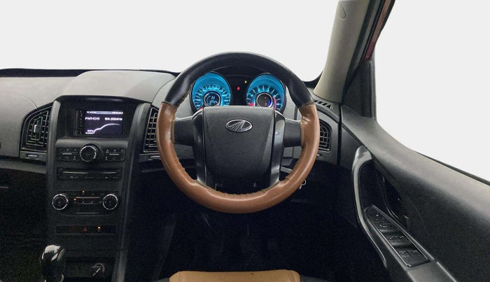 2019 Mahindra XUV500 W5, Diesel, Manual, 54,649 km, Steering Wheel Close Up