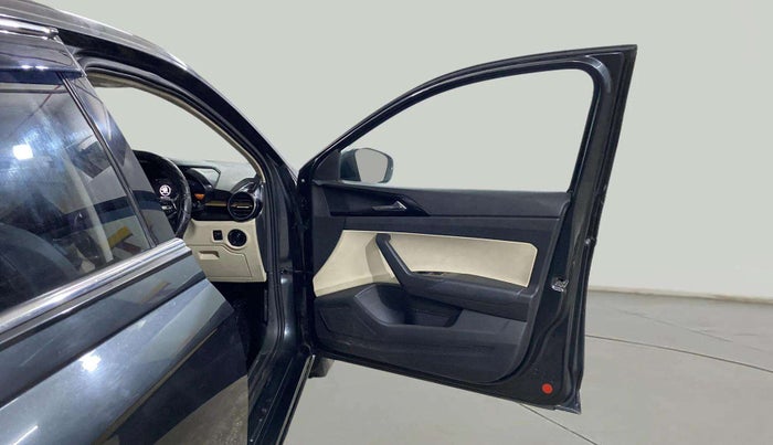 2022 Skoda SLAVIA STYLE 1.0L TSI MT, Petrol, Manual, 30,259 km, RHS Front Door