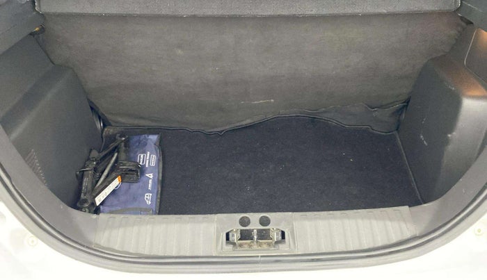 2019 Ford New Figo TITANIUM 1.2 PETROL MT, Petrol, Manual, 79,172 km, Boot Open Zoomed View
