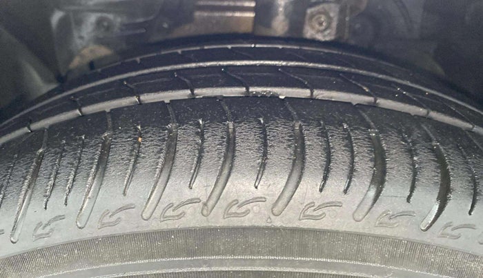 2019 Ford New Figo TITANIUM 1.2 PETROL MT, Petrol, Manual, 79,172 km, Left Front Tyre Tread