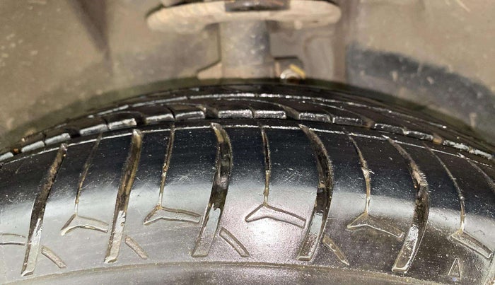 2017 Maruti Dzire ZDI PLUS AMT, Diesel, Automatic, 58,065 km, Right Front Tyre Tread