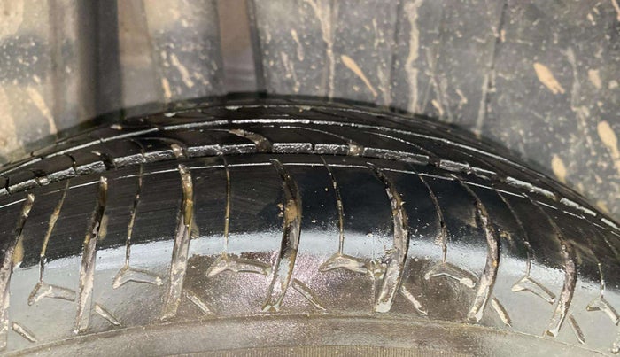 2017 Maruti Dzire ZDI PLUS AMT, Diesel, Automatic, 58,065 km, Right Rear Tyre Tread