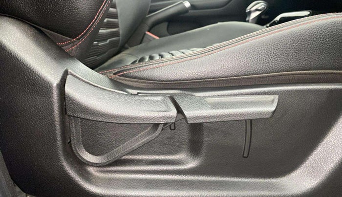 2021 KIA SONET GTX PLUS 1.5 AT, Diesel, Automatic, 74,266 km, Driver Side Adjustment Panel