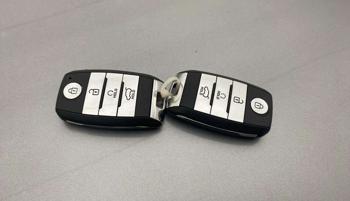 2021 KIA SONET GTX PLUS 1.5 AT, Diesel, Automatic, 74,266 km, Key Close Up