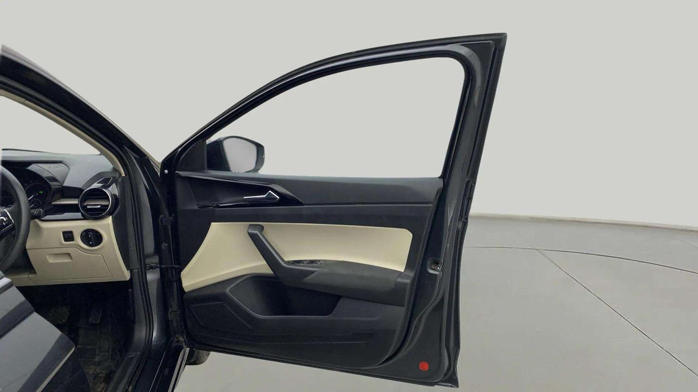 2023 Skoda SLAVIA AMBITION 1.0L TSI AT, Petrol, Automatic, 12,391 km, RHS Front Door