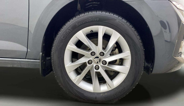 2023 Skoda SLAVIA AMBITION 1.0L TSI AT, Petrol, Automatic, 11,993 km, Right Front Wheel