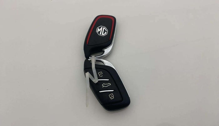 2022 MG ASTOR SAVVY 1.5 CVT, Petrol, Automatic, 19,528 km, Key Close Up