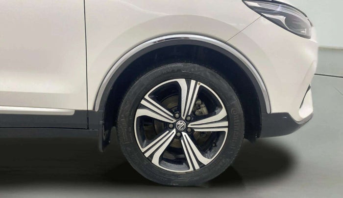 2022 MG ASTOR SAVVY 1.5 CVT, Petrol, Automatic, 19,528 km, Right Front Wheel