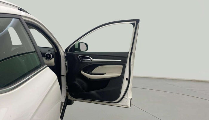 2022 MG ASTOR SAVVY 1.5 CVT, Petrol, Automatic, 19,528 km, RHS Front Door
