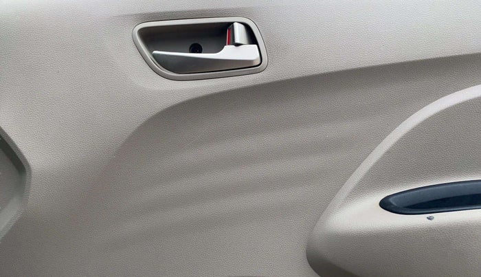2019 Hyundai NEW SANTRO SPORTZ MT, Petrol, Manual, 25,106 km, Driver Side Door Panels Control