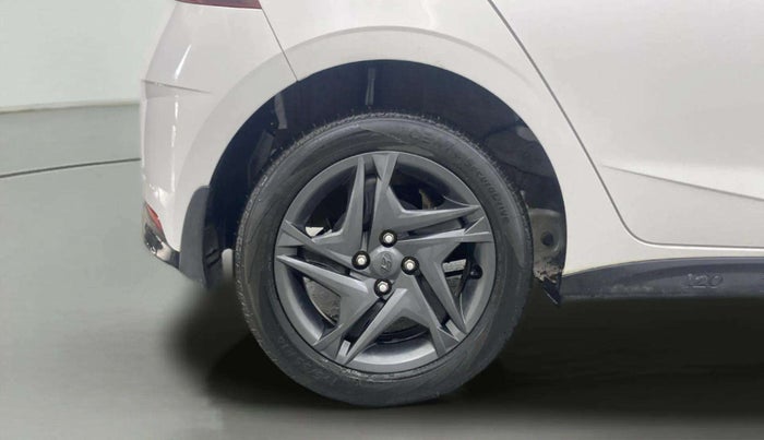 2023 Hyundai NEW I20 SPORTZ 1.2 IVT, Petrol, Automatic, 25,572 km, Right Rear Wheel