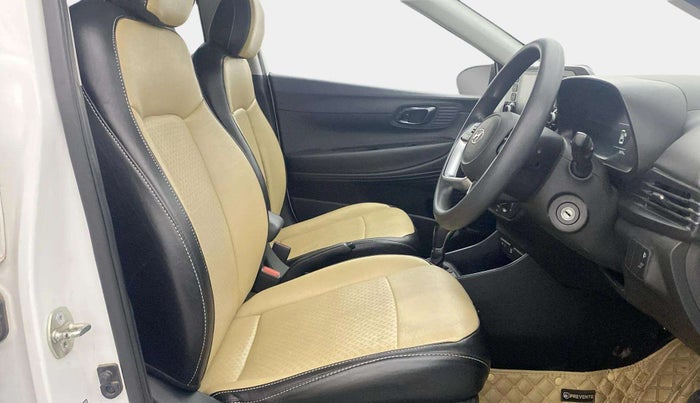 2023 Hyundai NEW I20 SPORTZ 1.2 IVT, Petrol, Automatic, 25,572 km, Right Side Front Door Cabin