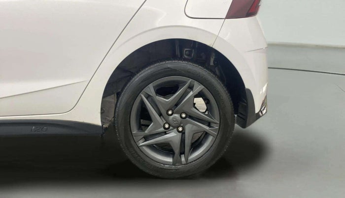 2023 Hyundai NEW I20 SPORTZ 1.2 IVT, Petrol, Automatic, 25,572 km, Left Rear Wheel