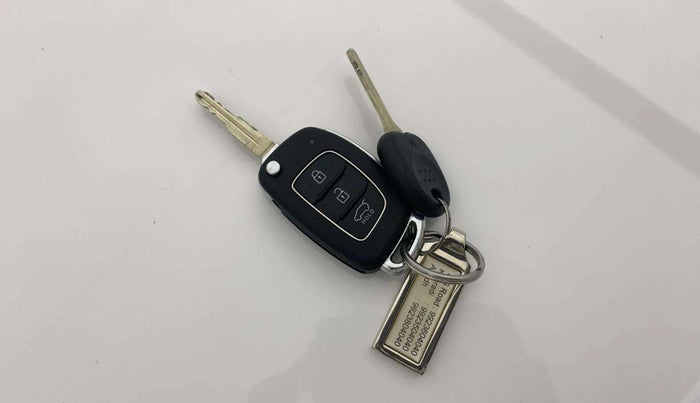 2023 Hyundai NEW I20 SPORTZ 1.2 IVT, Petrol, Automatic, 25,572 km, Key Close Up