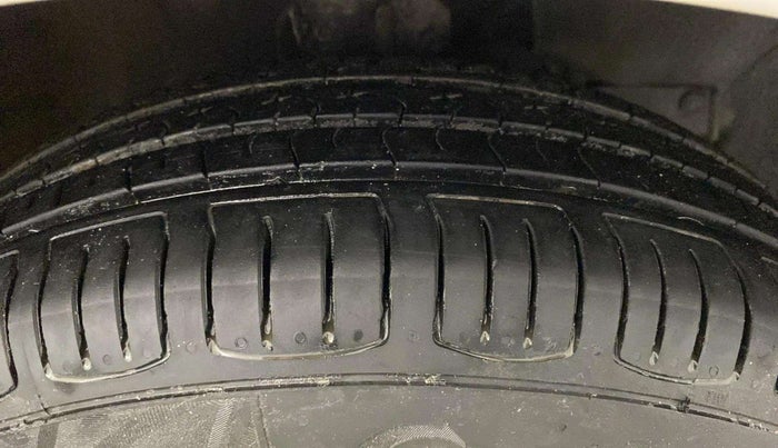 2022 Maruti New Wagon-R VXI CNG 1.0, CNG, Manual, 41,296 km, Right Front Tyre Tread