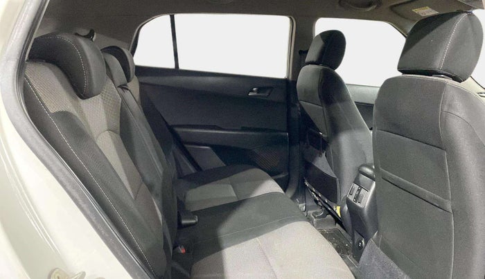 2017 Hyundai Creta SX PLUS 1.6 PETROL, Petrol, Manual, 74,457 km, Right Side Rear Door Cabin