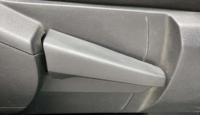 2022 Renault Kiger RXZ MT, Petrol, Manual, 32,706 km, Driver Side Adjustment Panel