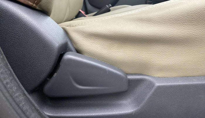 2015 Renault Kwid RXT 0.8, Petrol, Manual, 16,256 km, Driver Side Adjustment Panel
