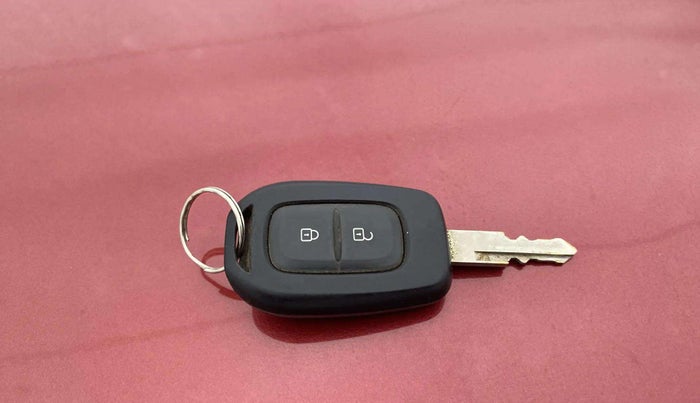 2015 Renault Kwid RXT 0.8, Petrol, Manual, 16,256 km, Key Close Up