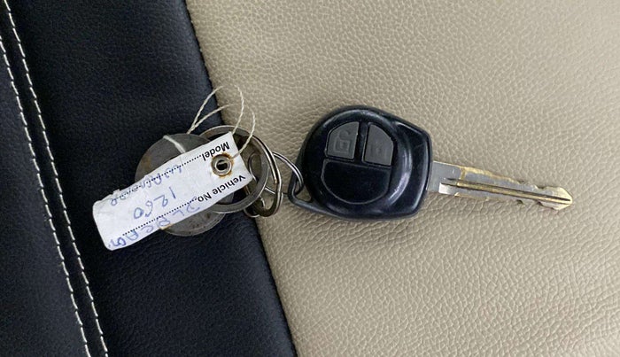 2014 Maruti Wagon R 1.0 VXI, Petrol, Manual, 39,908 km, Key Close Up
